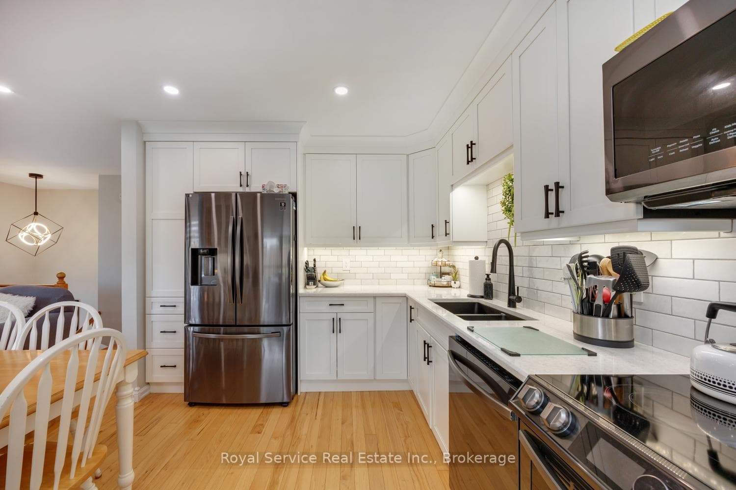 900 Stewart Drive photo 16