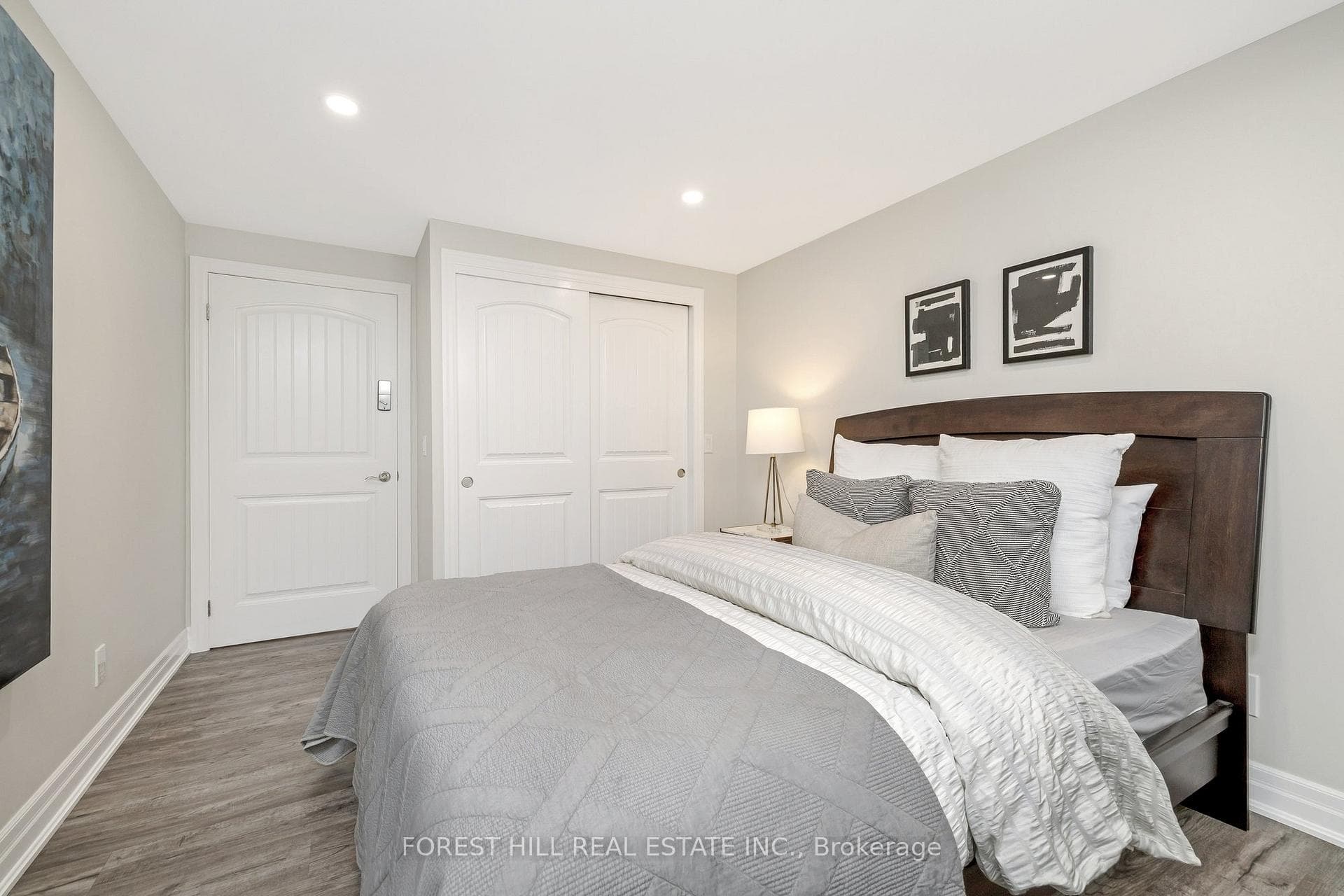 56 Bardoe Crescent photo 37