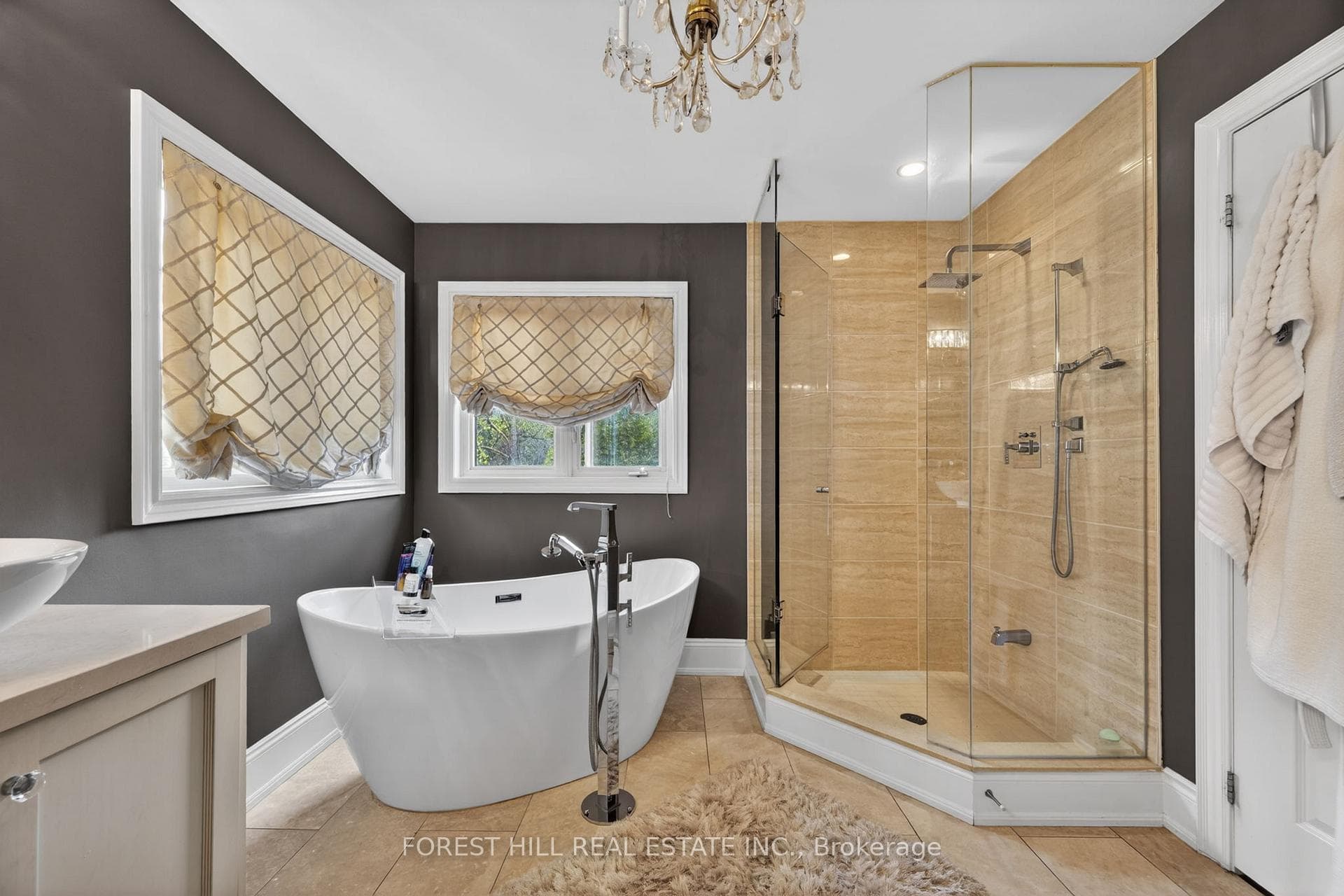111 Vines Place photo 19