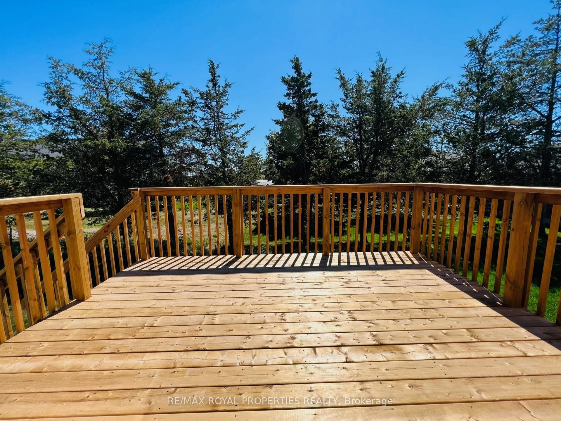 20 Athabaska Drive photo 16