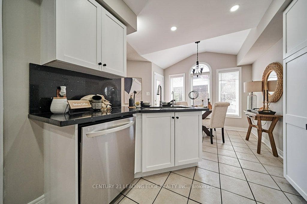 28 Inlet Bay Drive photo 18