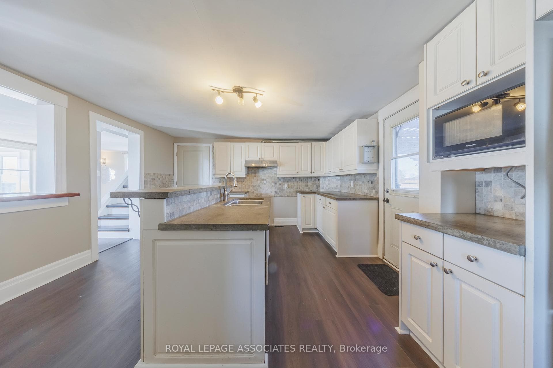 5118 Stouffville Road photo 18
