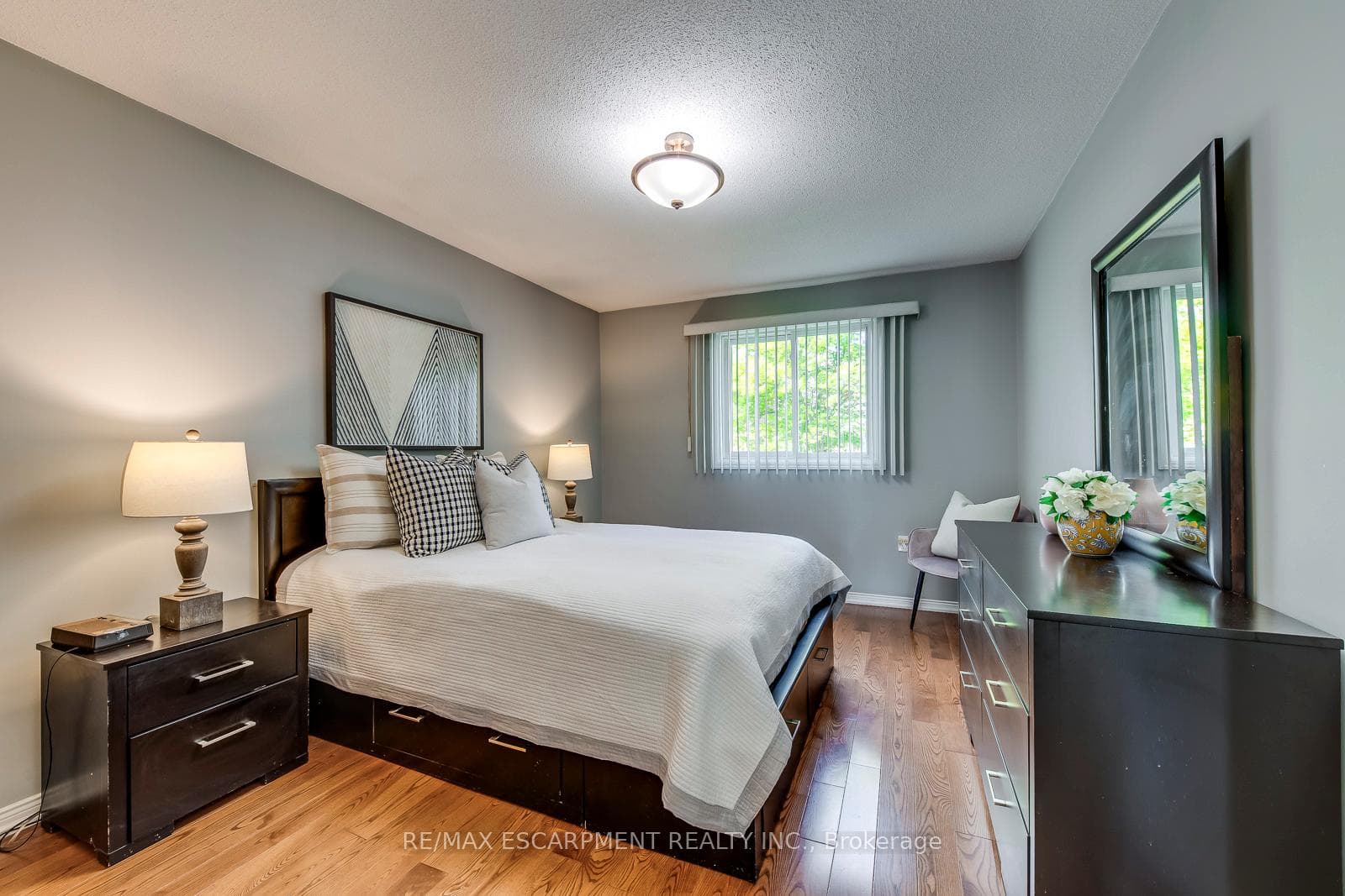 2309 Malcolm Crescent photo 24