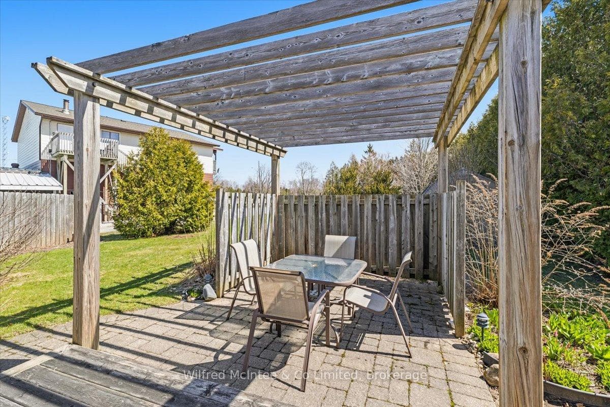 59 Chesley Street photo 22