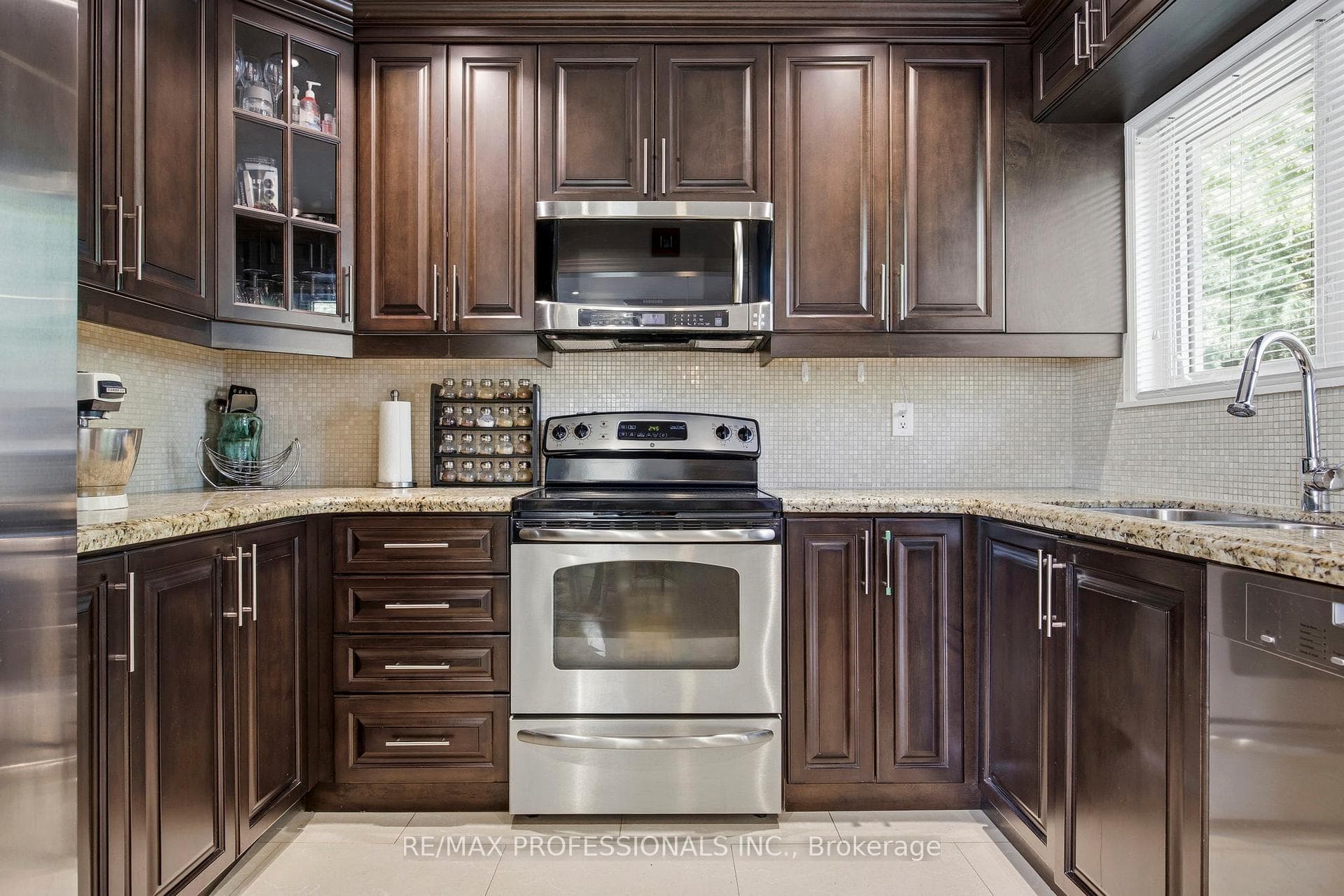 4 Beaverbrook Avenue photo 14