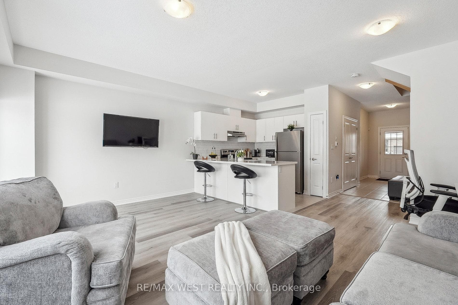 89 Pinot Crescent photo 8