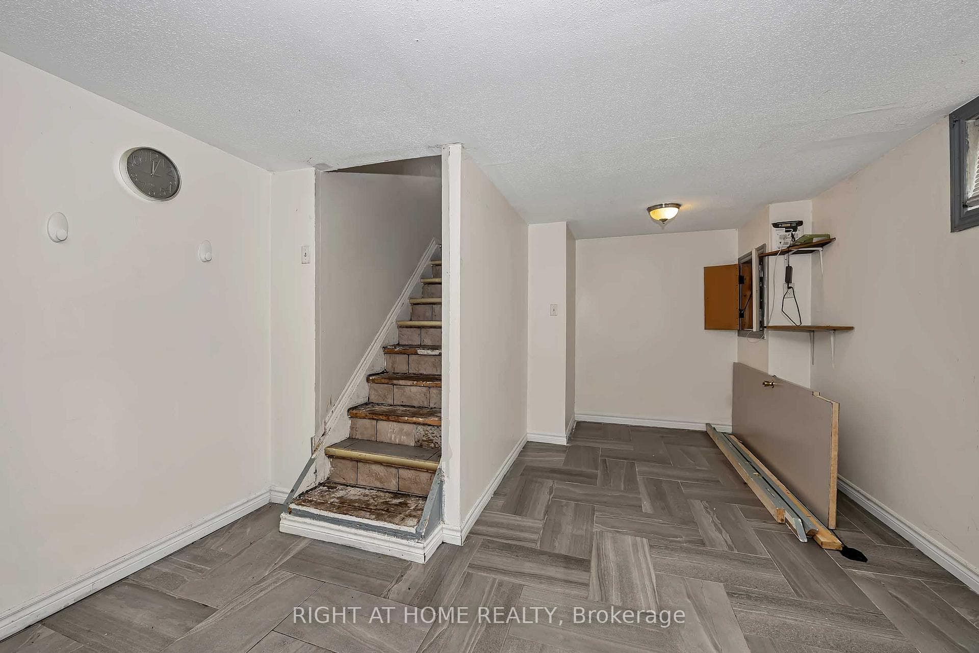 24 Largo Crescent photo 30