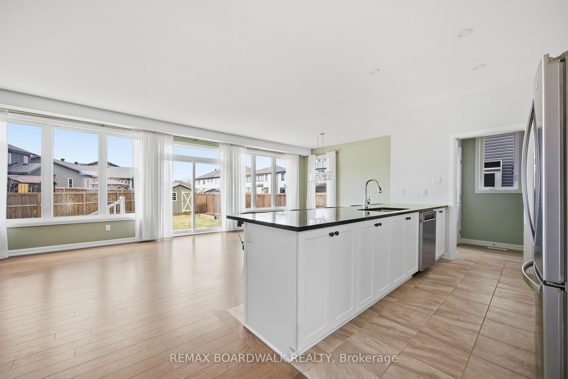 240 Boyd Street photo 6