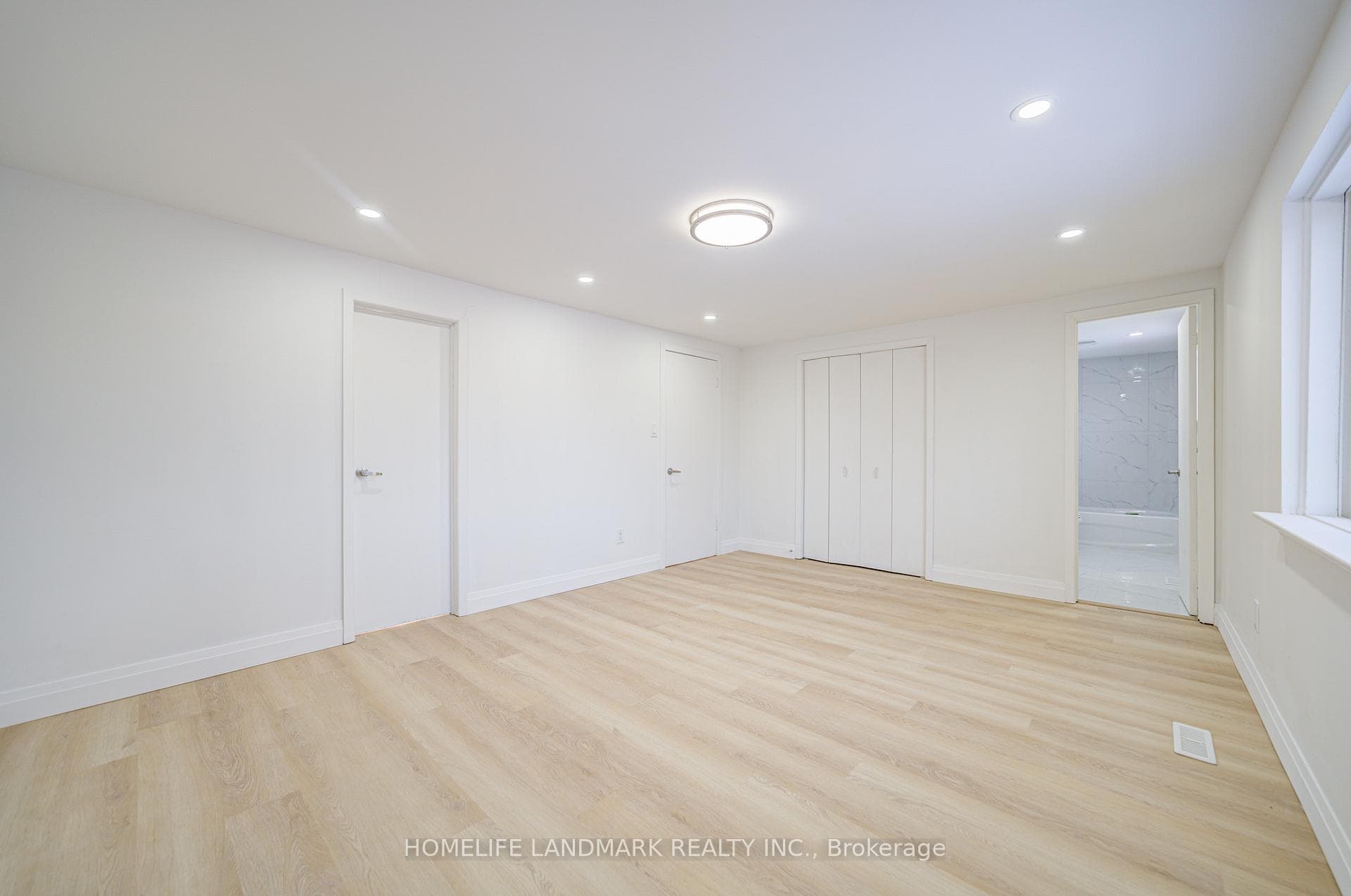 Main-41 Dunsdale Square photo 23