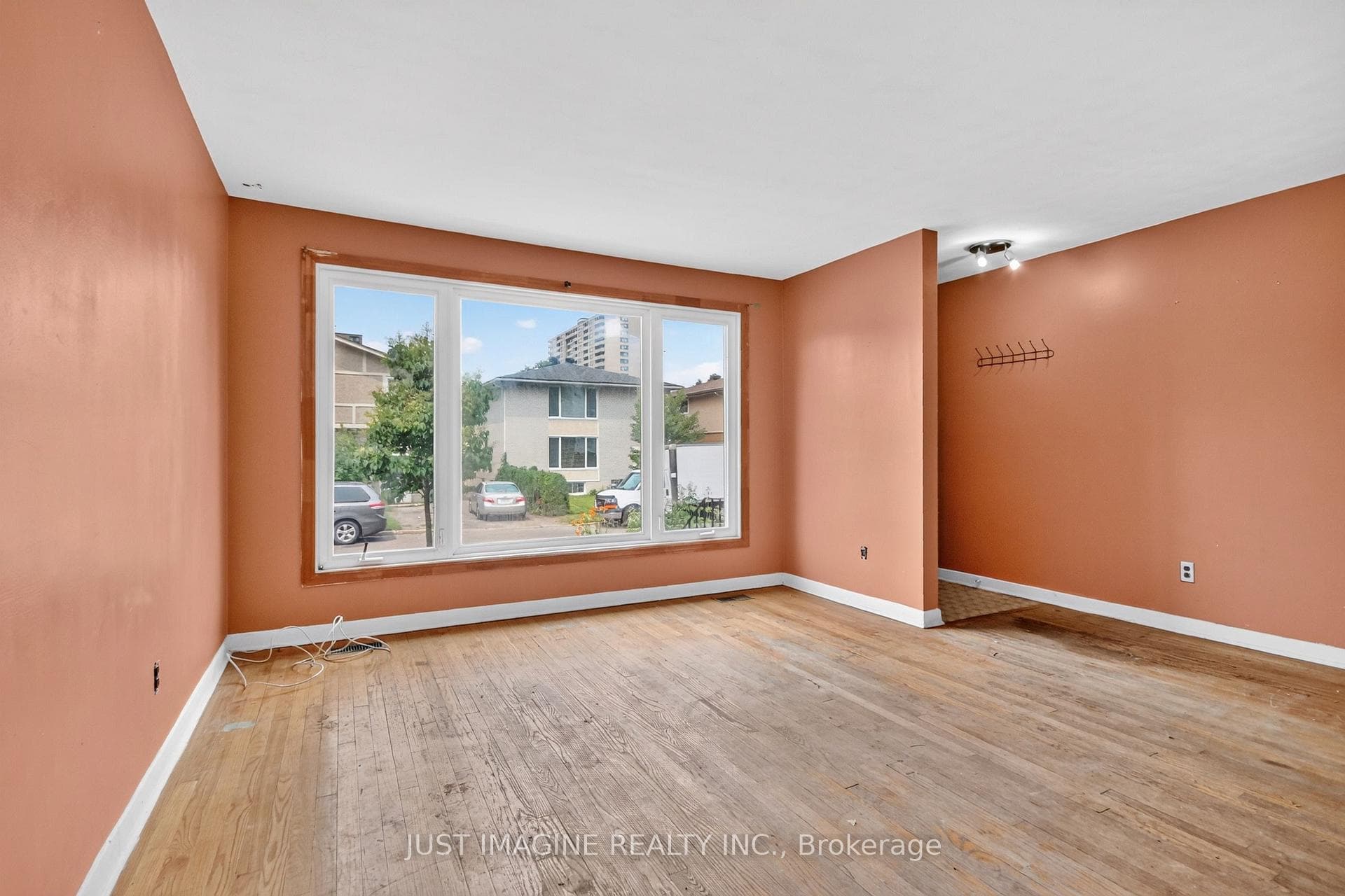 2654 Conn Street photo 5