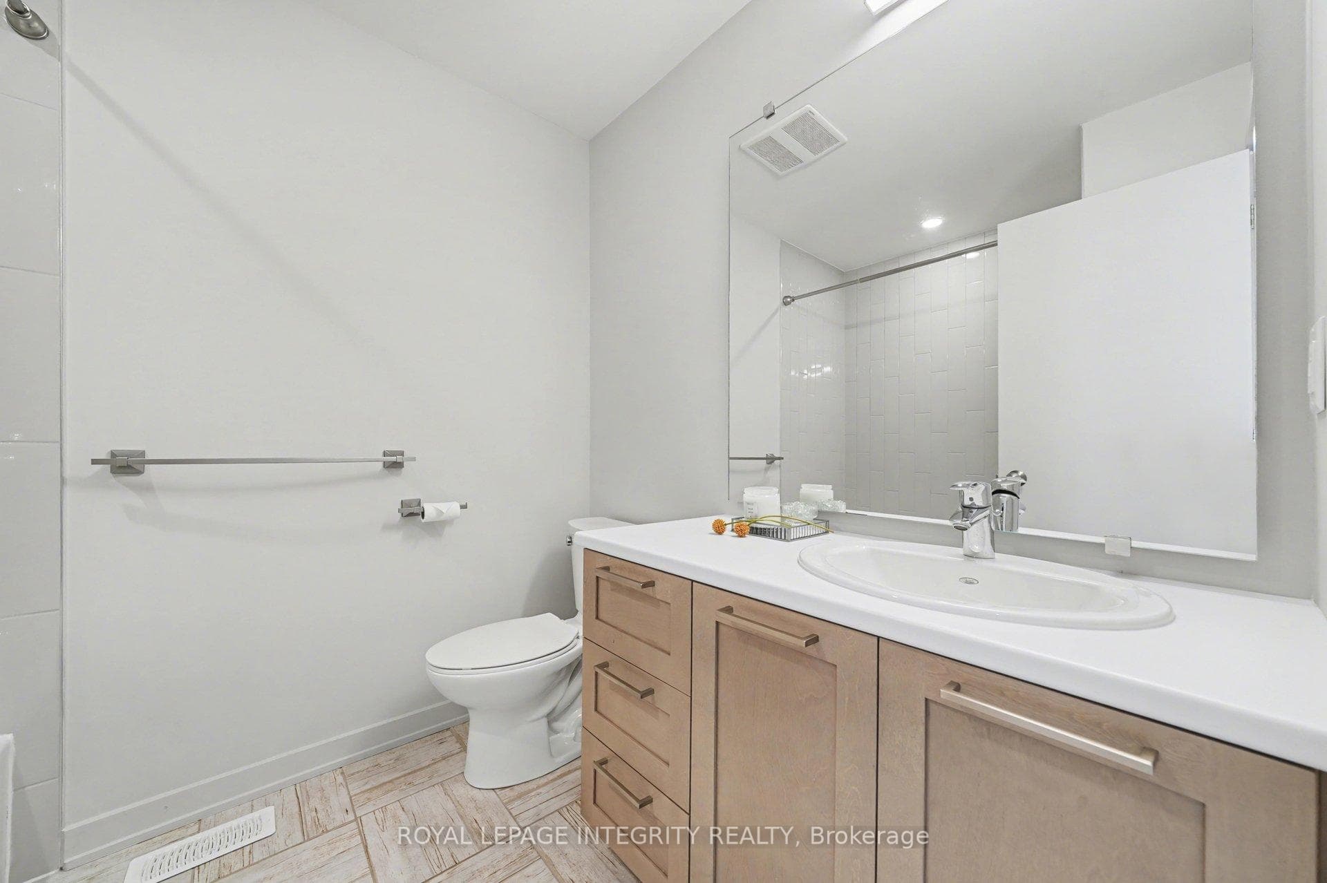 725 Guardian Grove photo 26