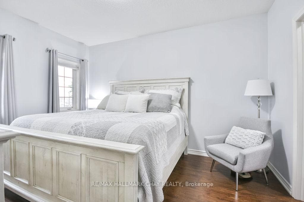 43 Ferndale Drive Unit 207 photo 14