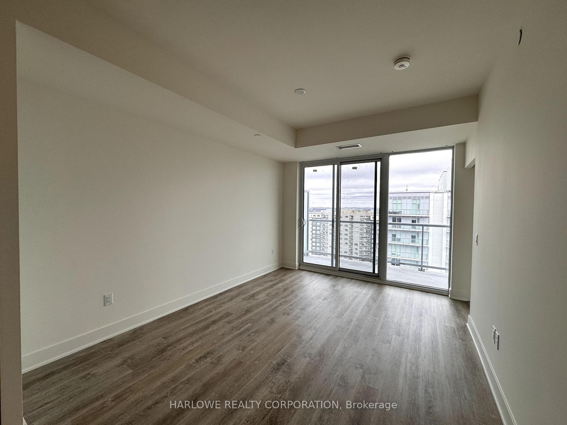 185 Deerfield Road Unit 1402 photo 6