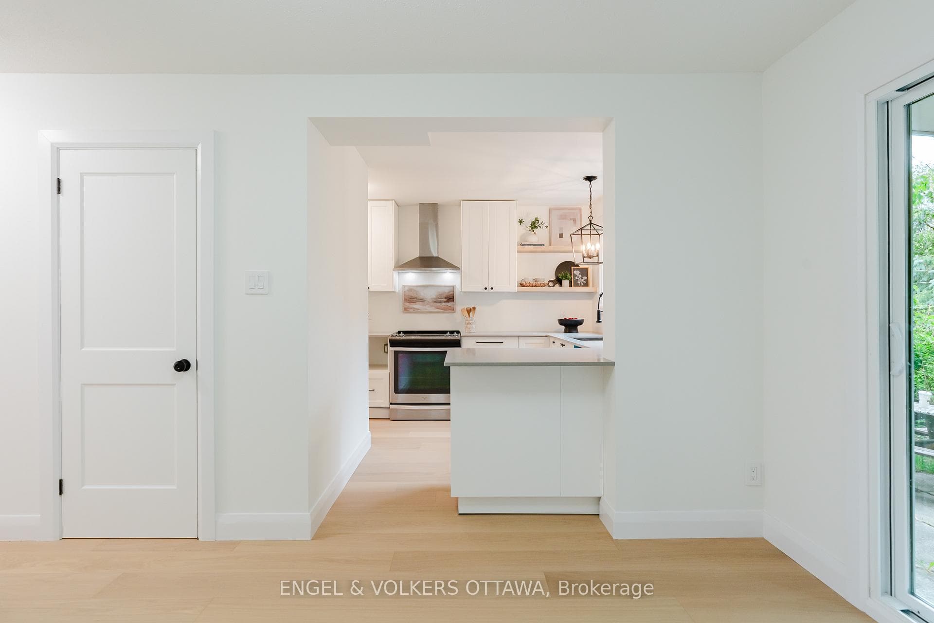 825 De Salaberry Street photo 15