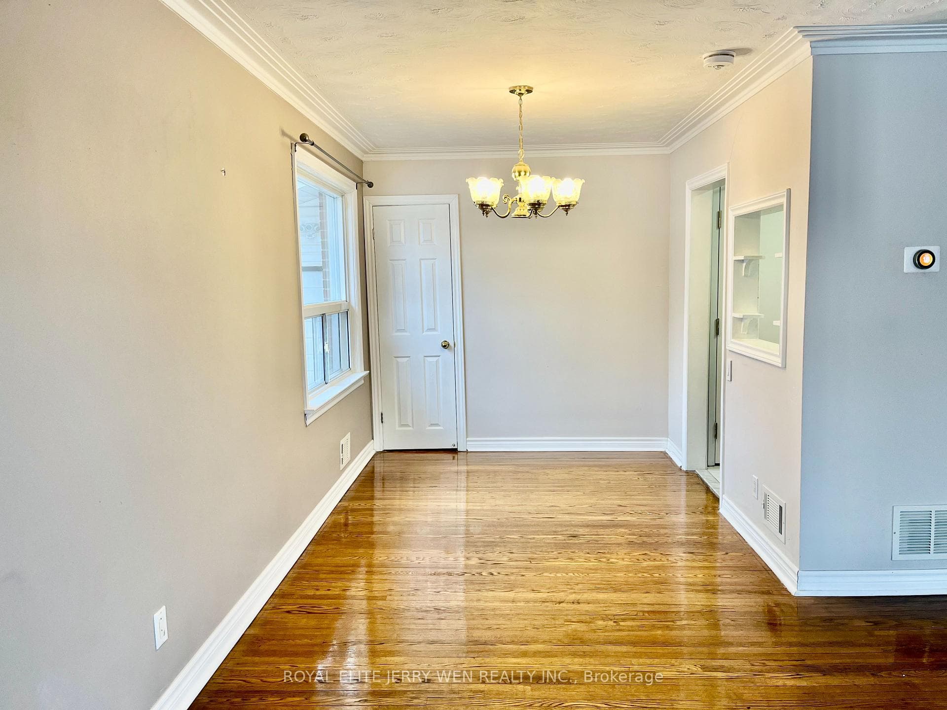 52 Monkswood Crescent Unit upper photo 5