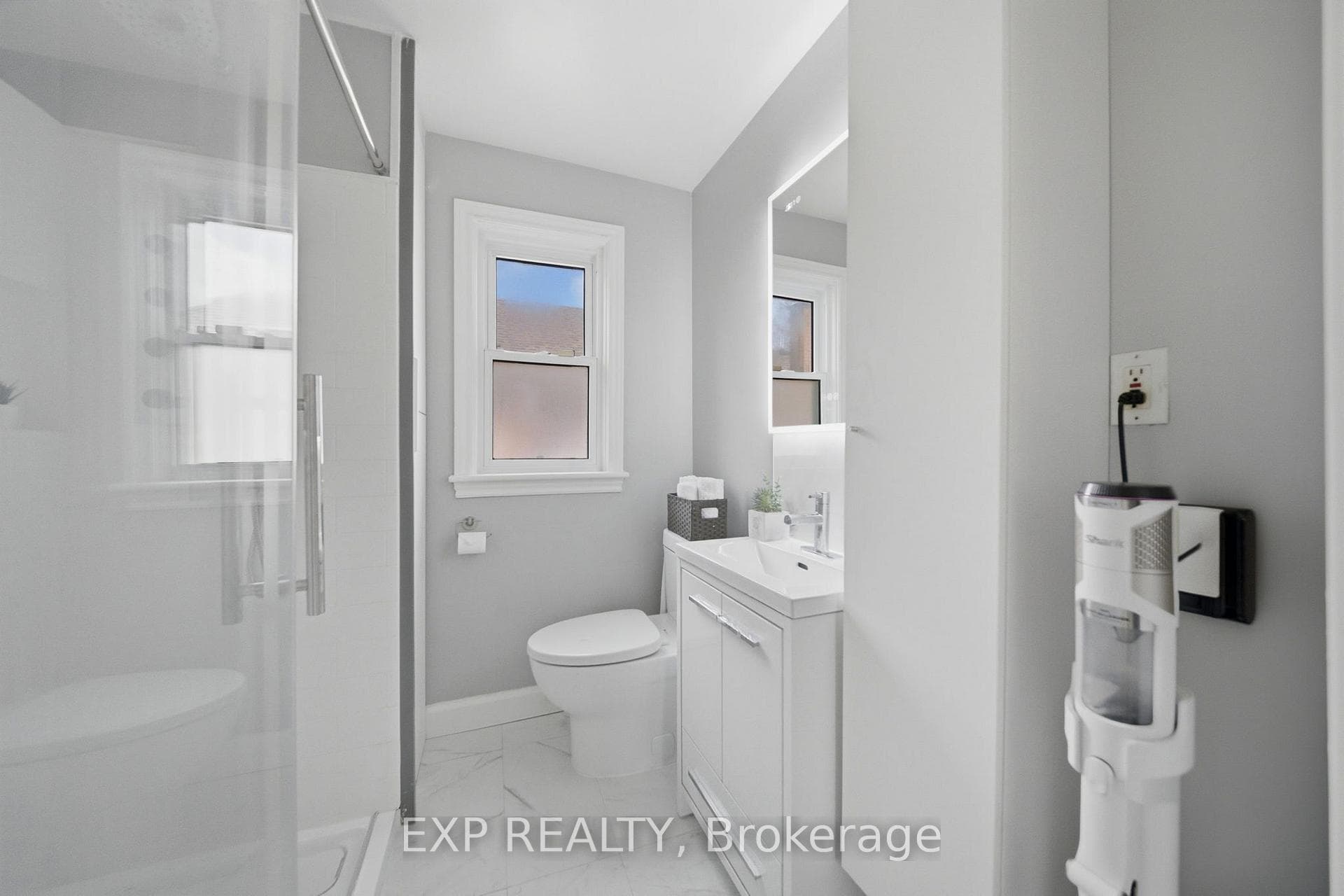 280 East 11th Street photo 12