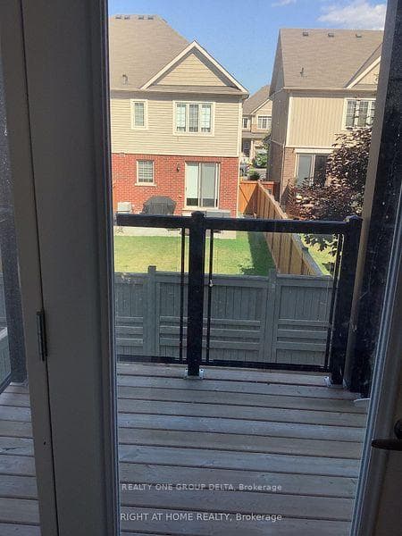 14 Hughes Lane photo 17