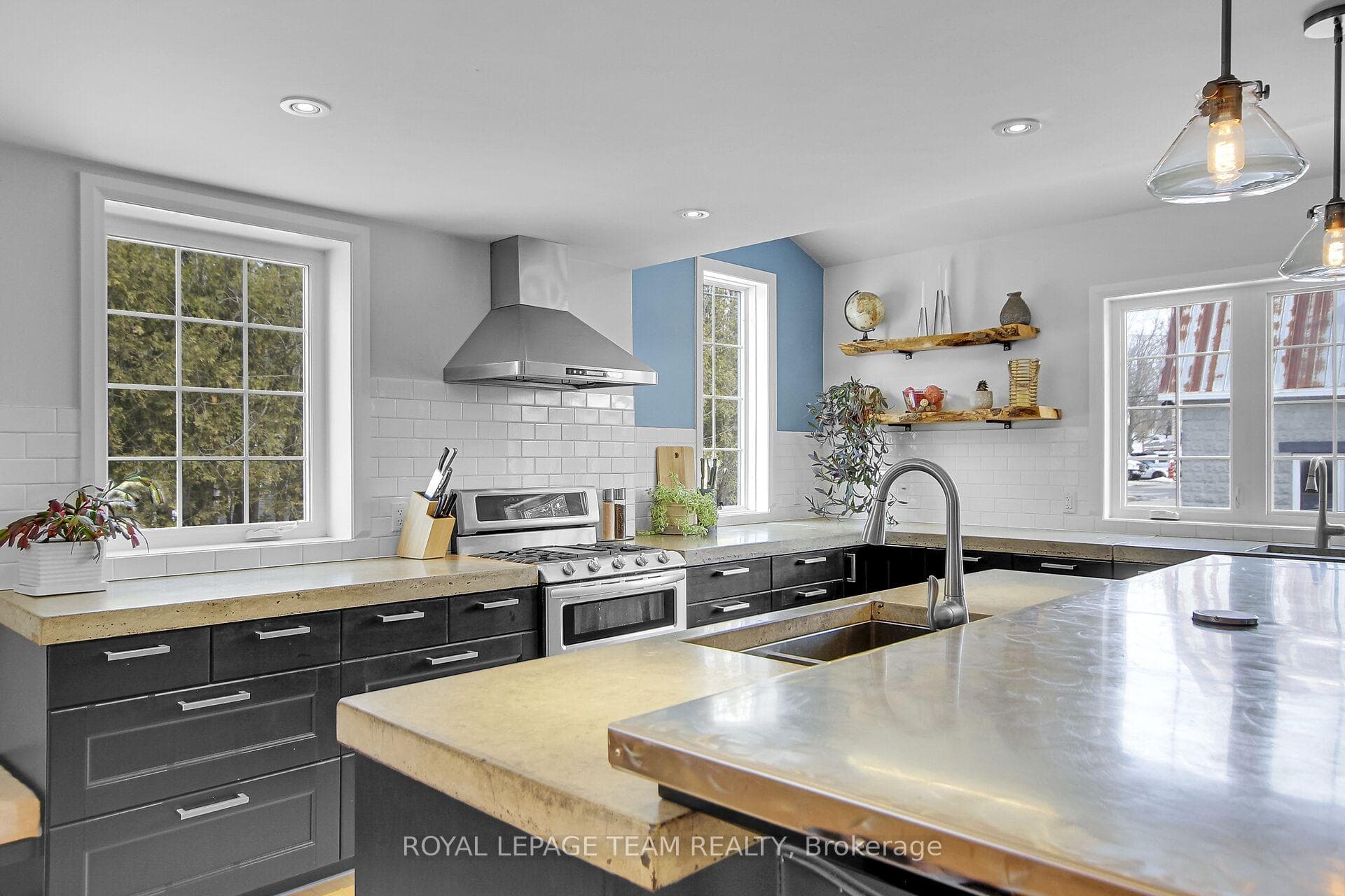 1594 Washington Street photo 11
