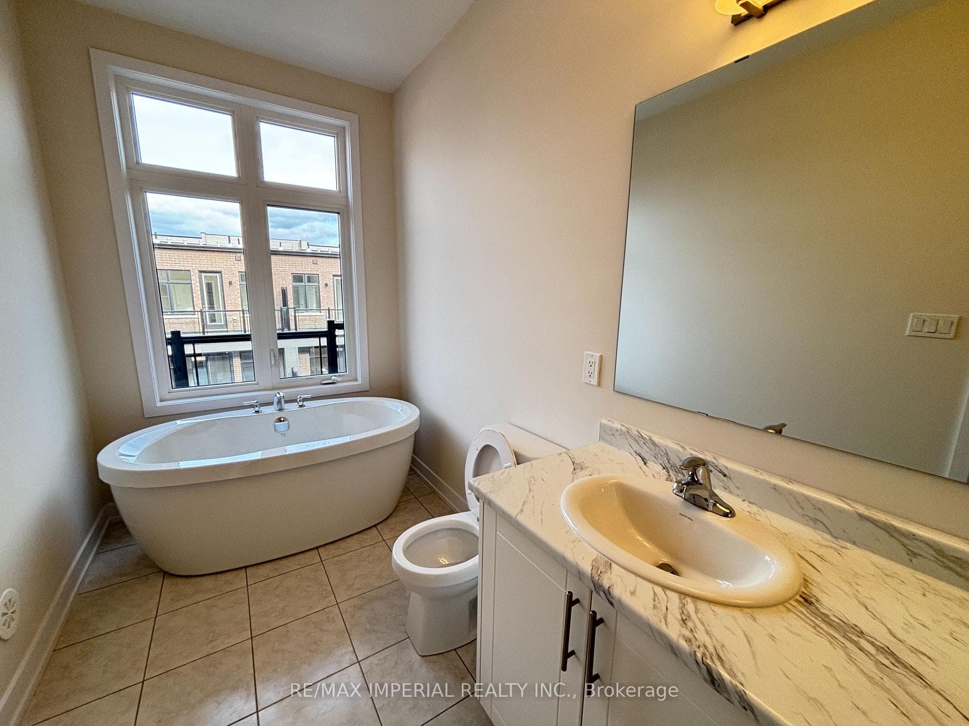 3085 Welsman Gardens photo 25