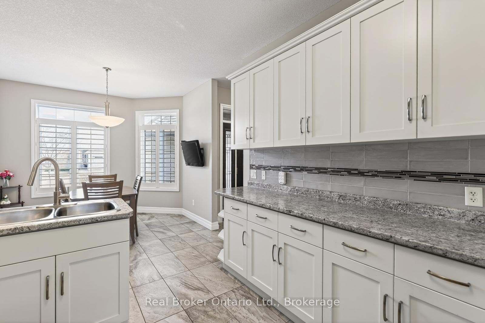 247 Munnoch Boulevard Unit 2 photo 29