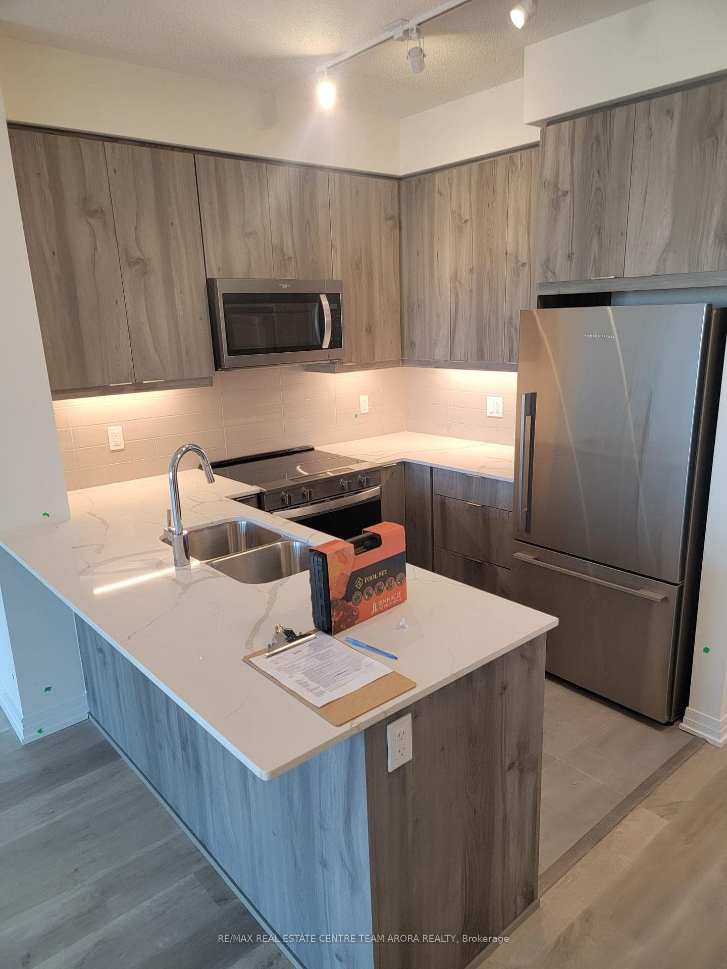 15 Watergarden Drive Unit 1307 photo 4