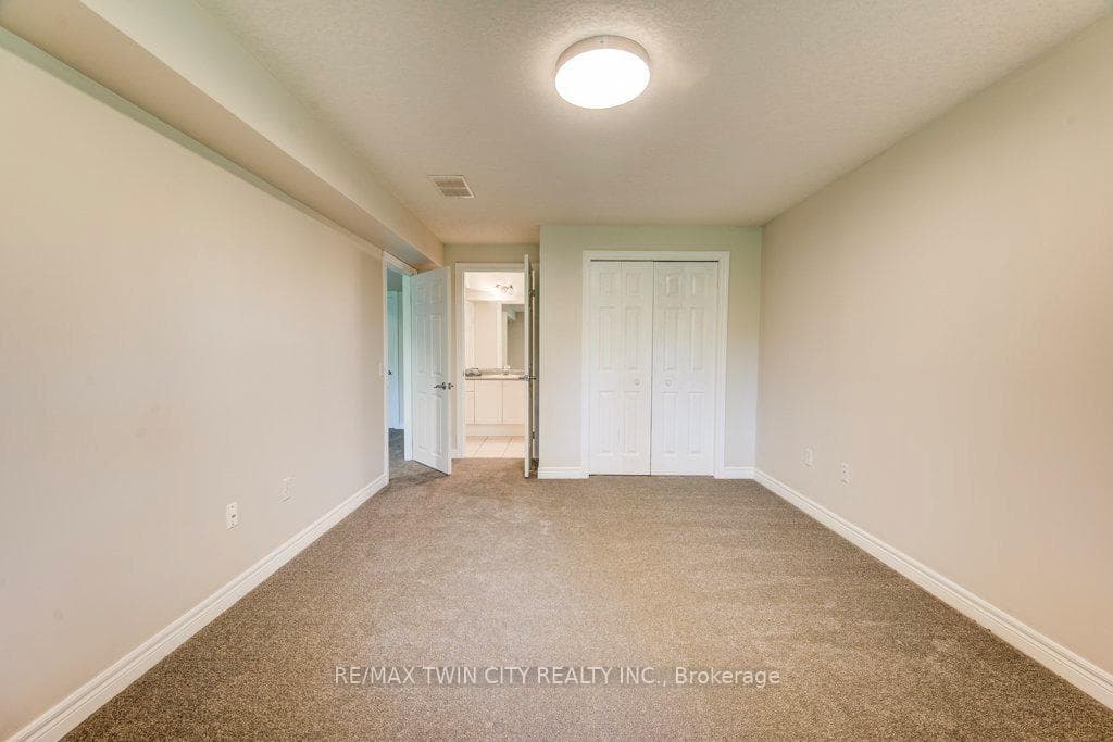 670 Salzburg Drive photo 34