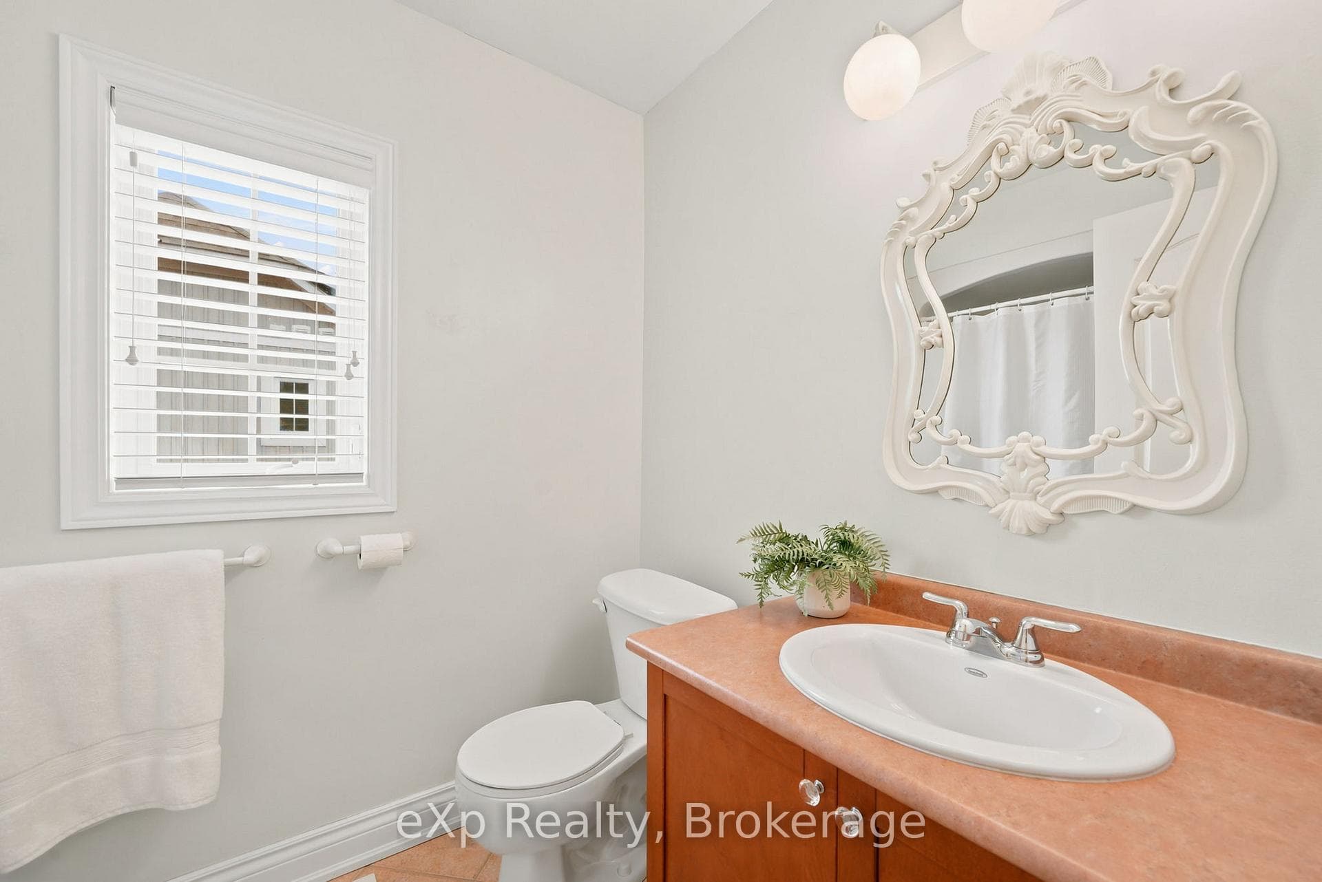 300 D'Arcy Street Unit 106 photo 19