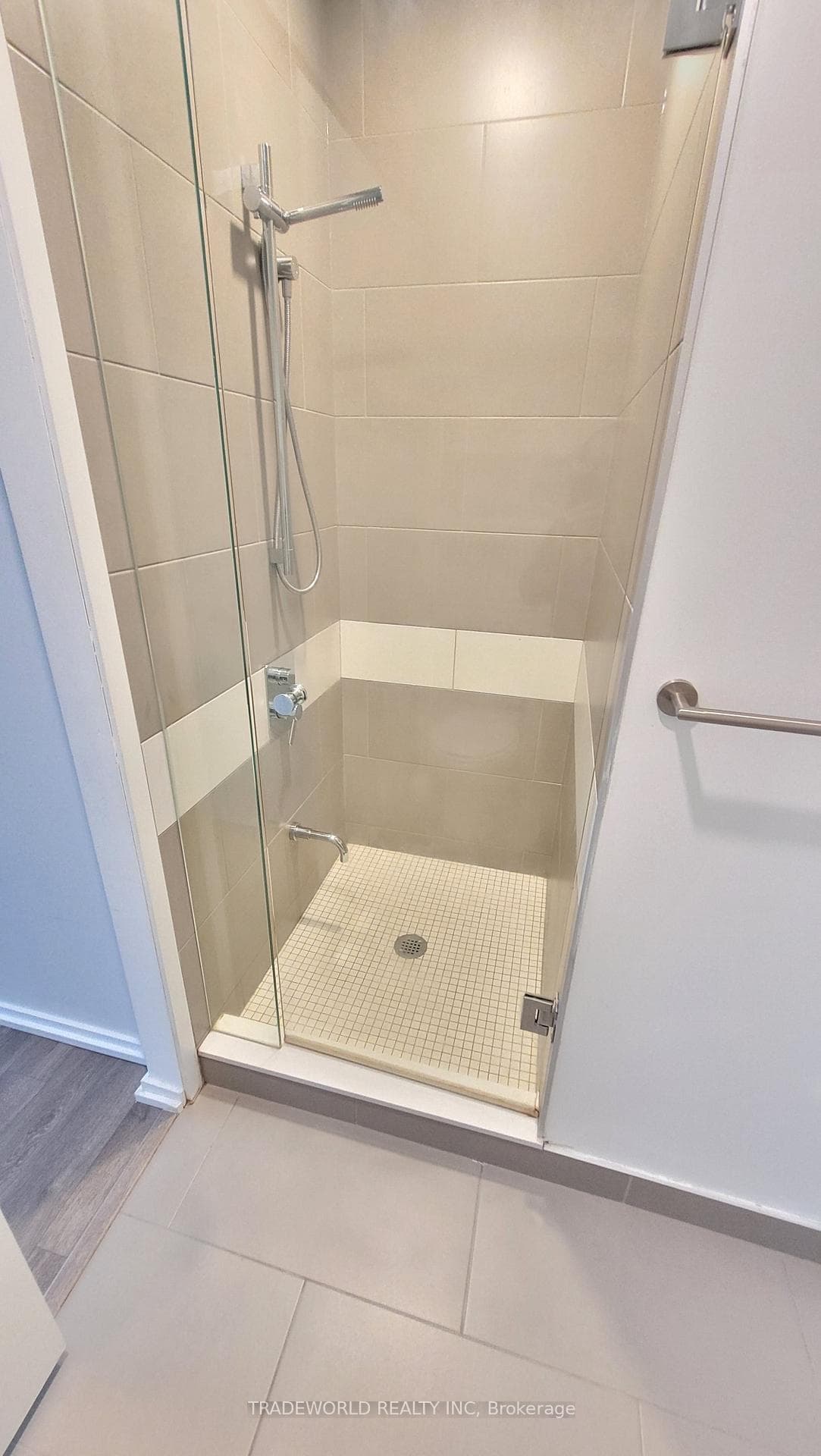 197 Yonge Street Unit 2909 photo 16