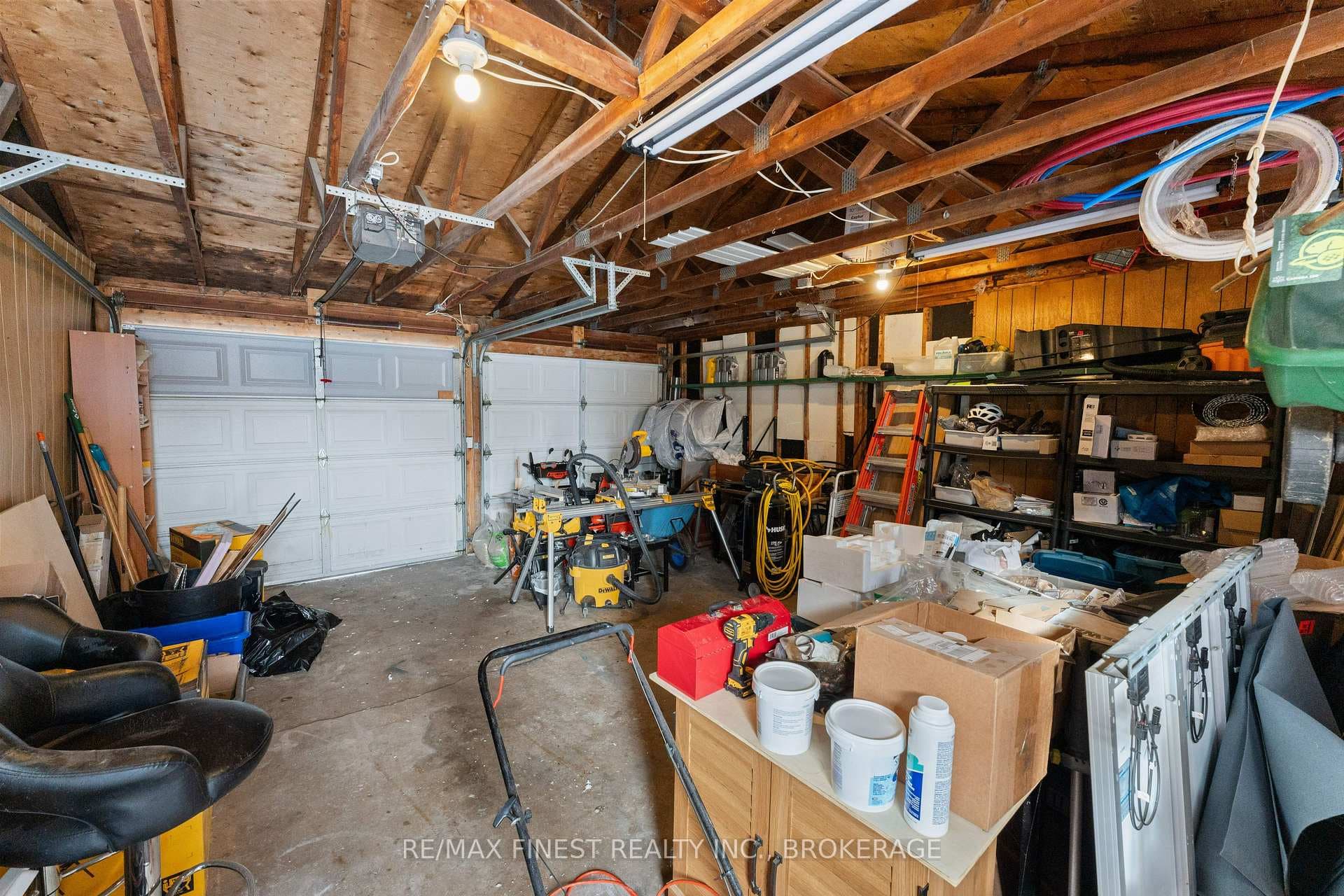 111 Manitou Crescent photo 35