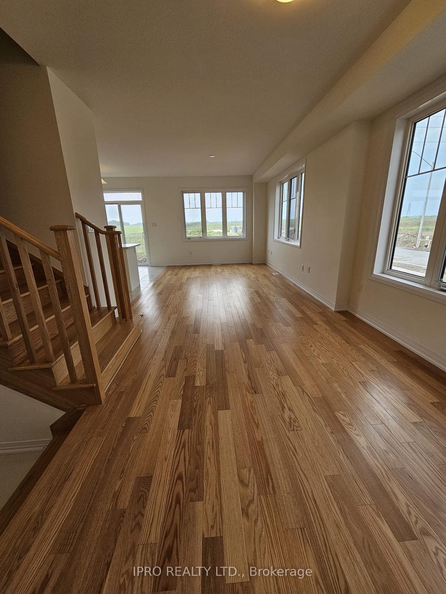 1 Niagara Drive photo 6