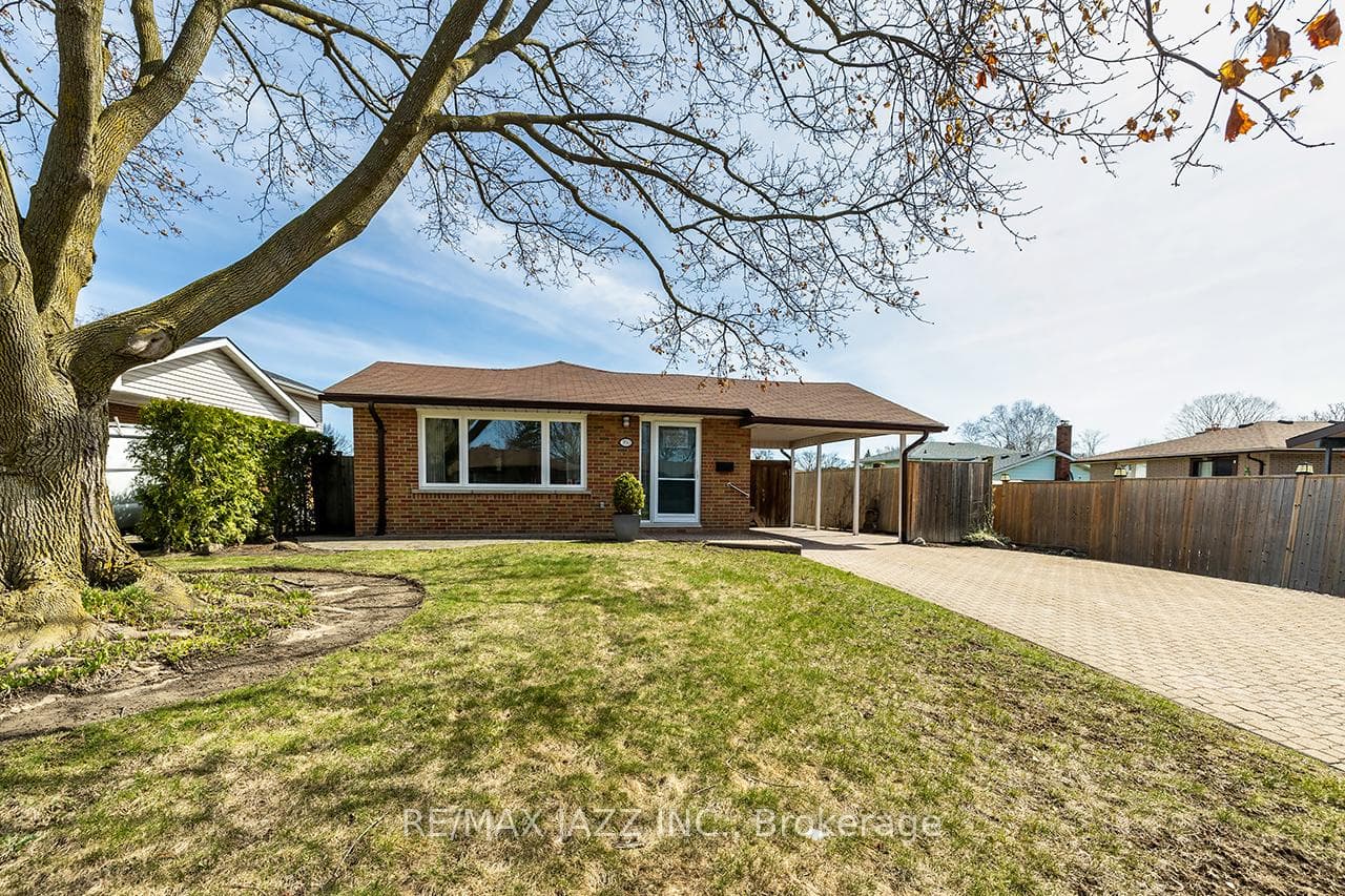 350 Orange Crescent photo 1