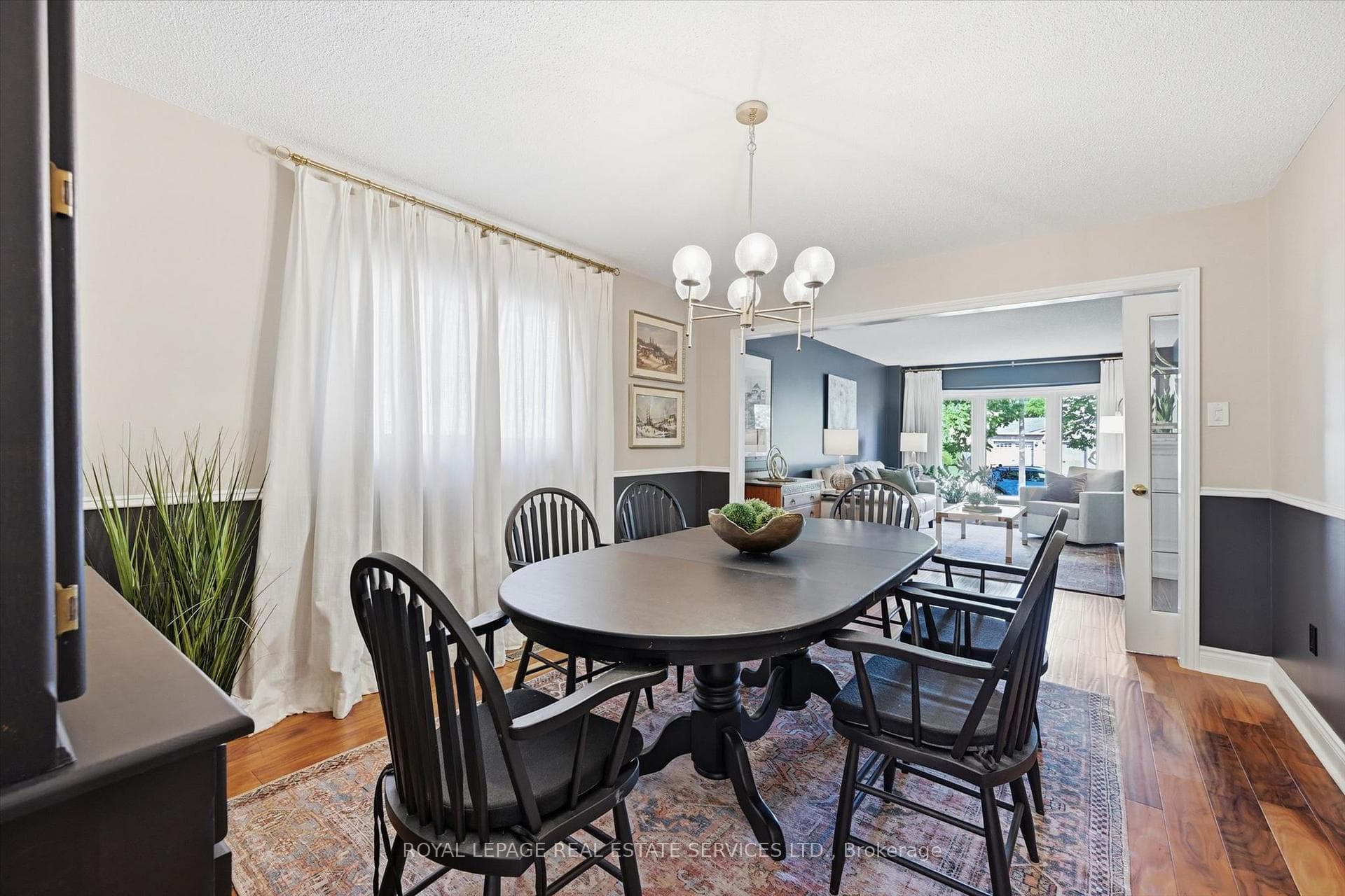 Open Living & Dining Areas Ideal for Entertaining
