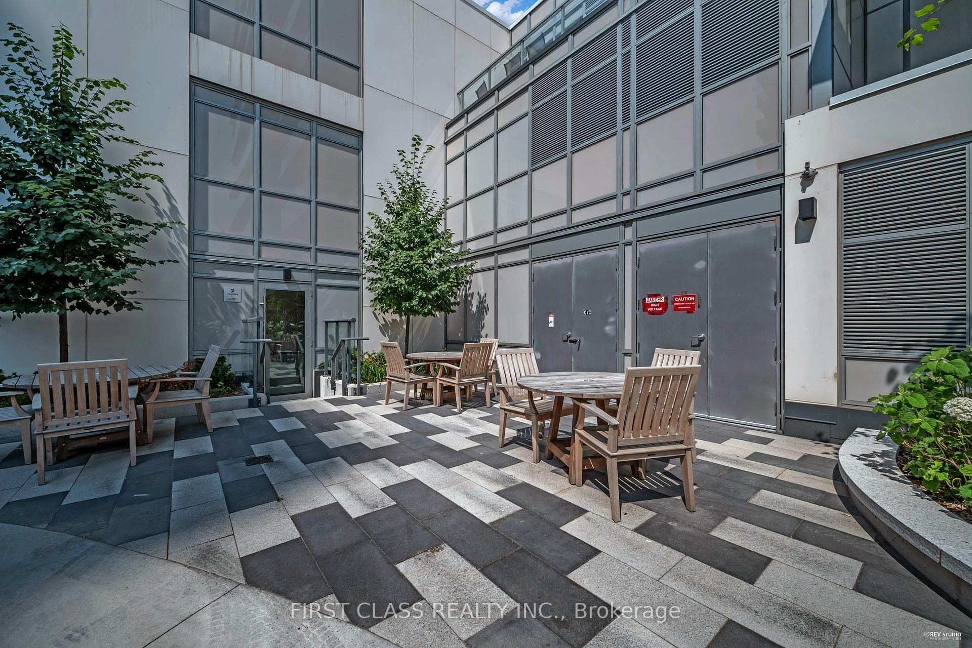 27 Mcmahon Drive Unit 1105 photo 42