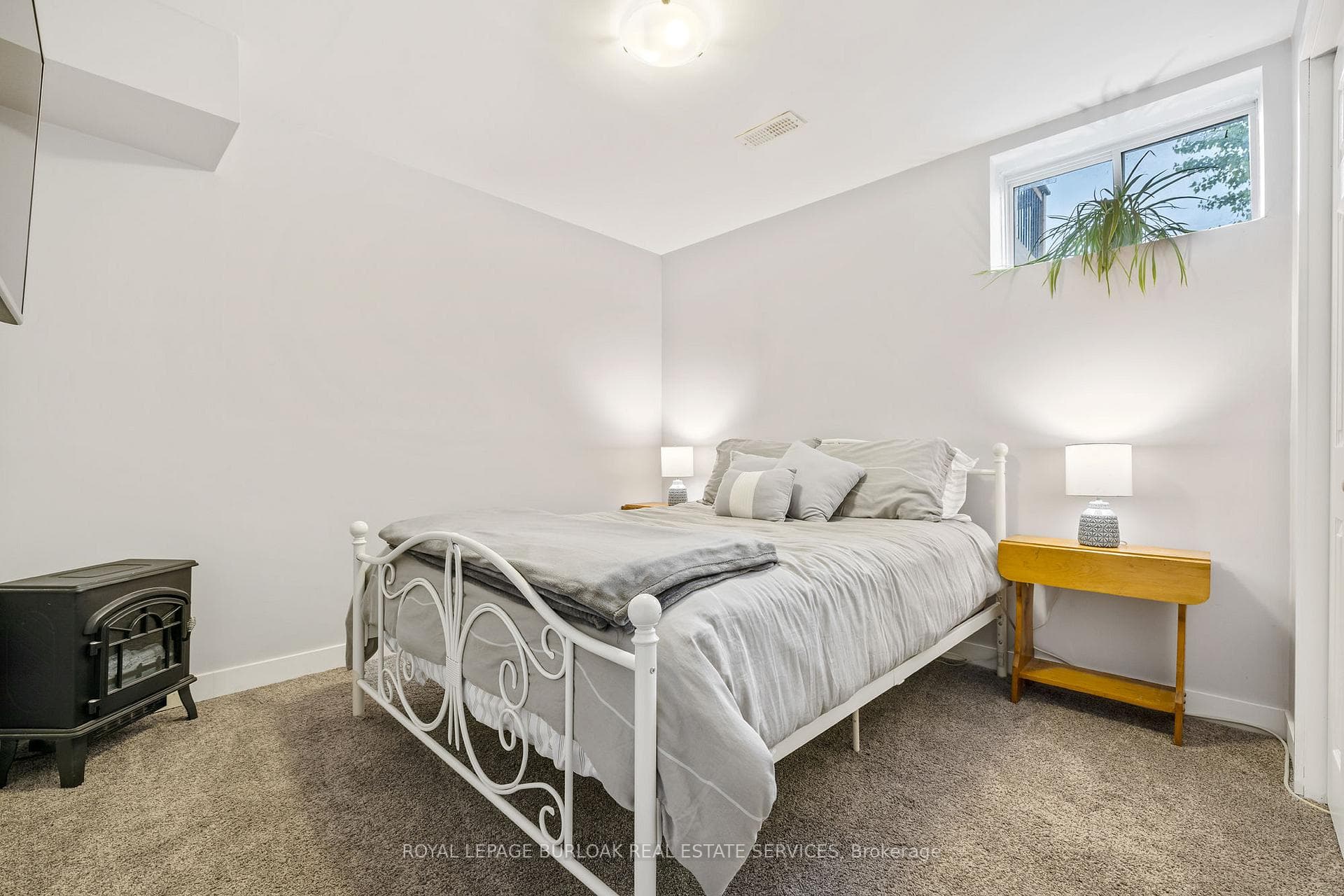 185 Courtney Street photo 31