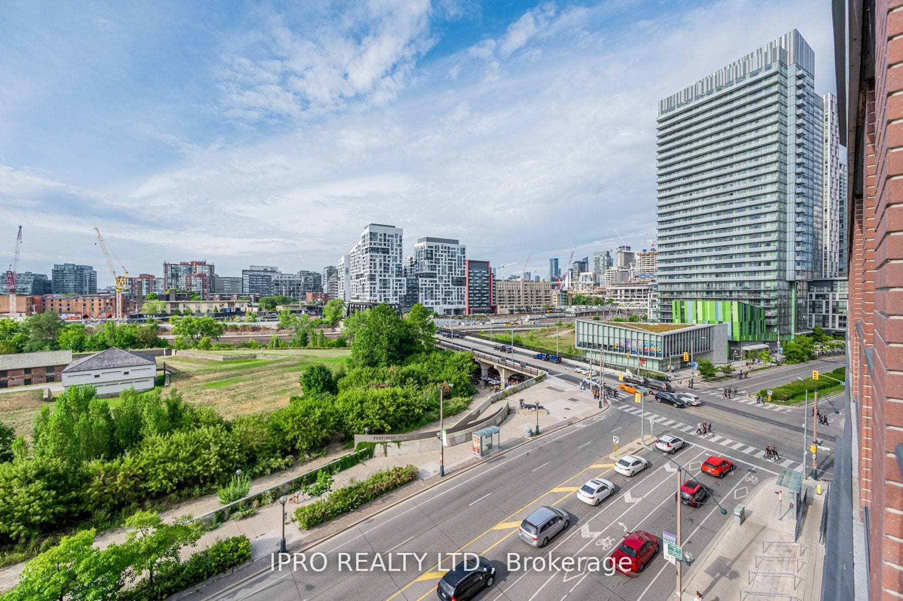 169 Fort York Boulevard Unit 727 photo 22