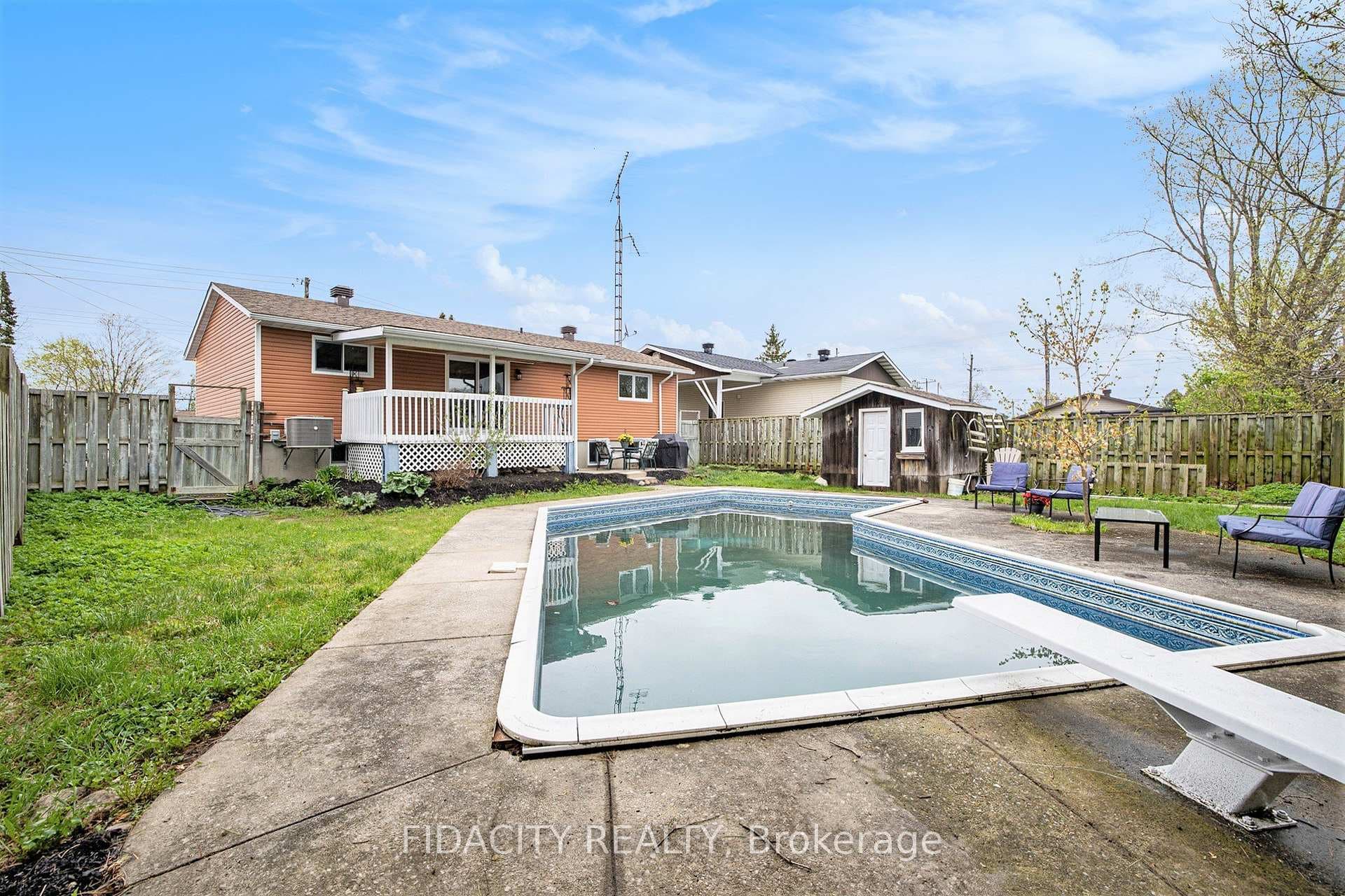 144 Napoleon Street photo 23