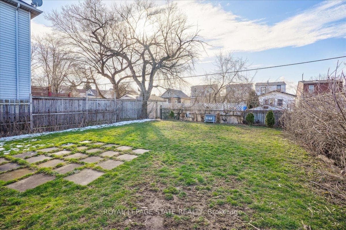 733 Dunn Avenue photo 40