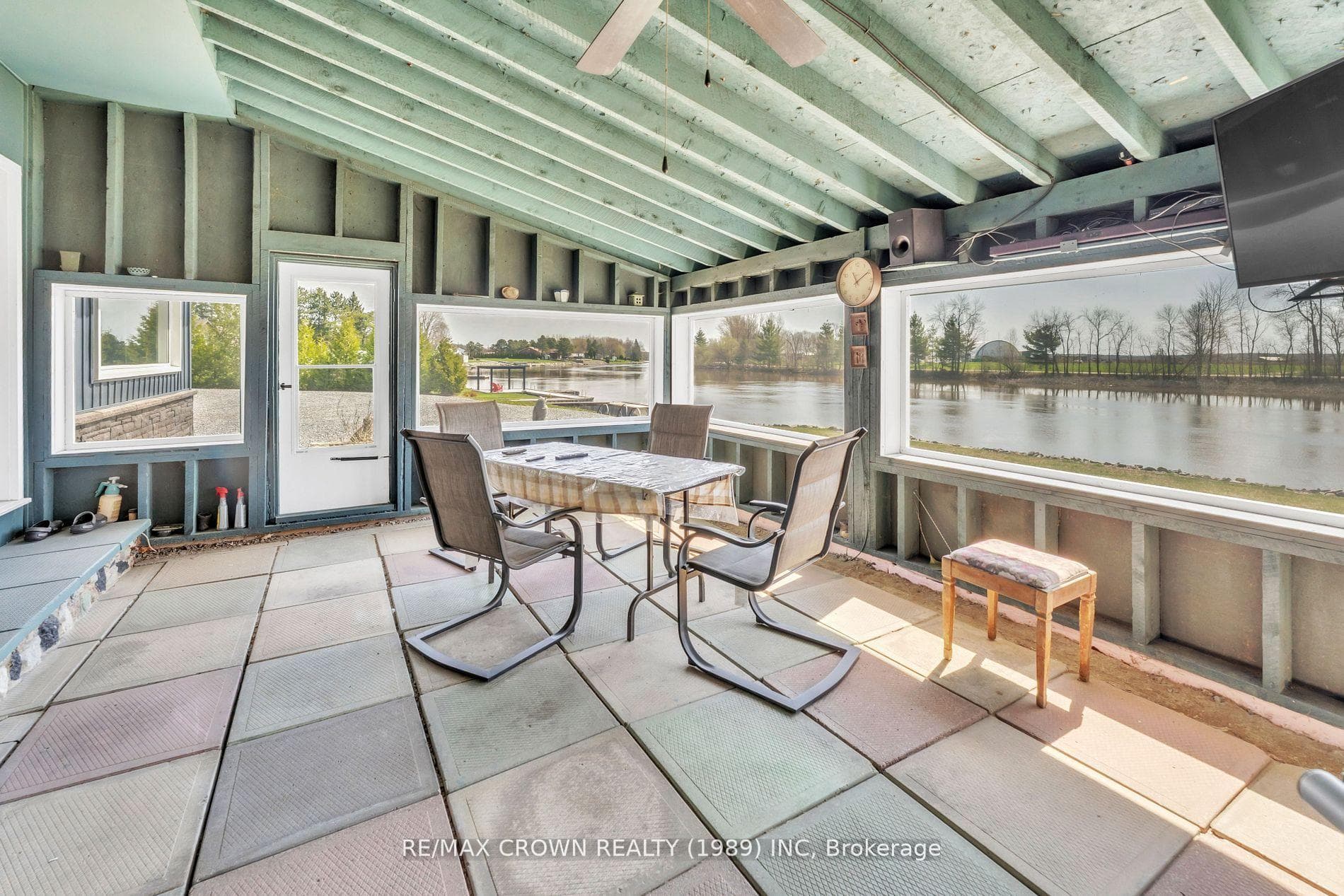 790 Lalande Road photo 31