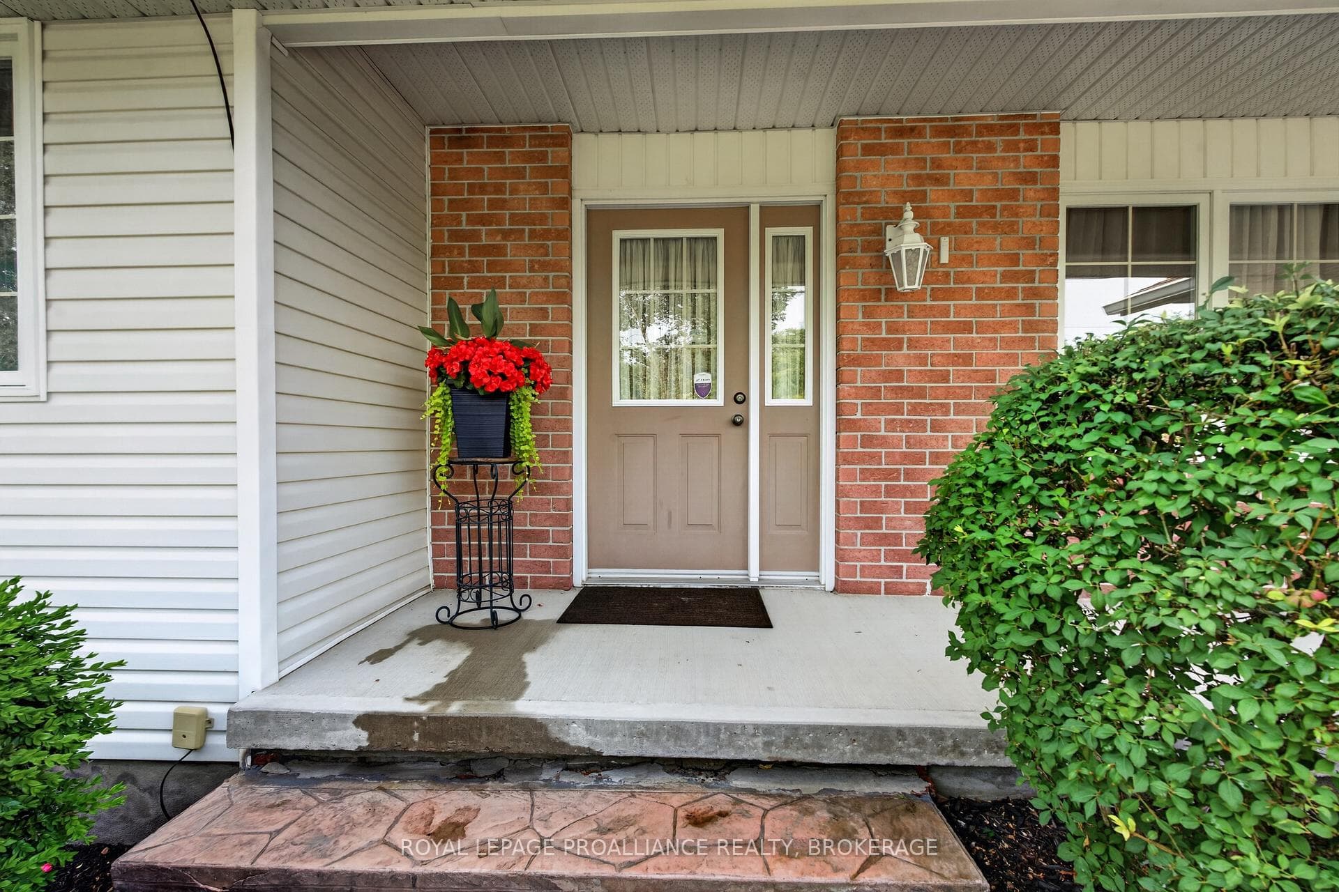 6930 Perth Road photo 4