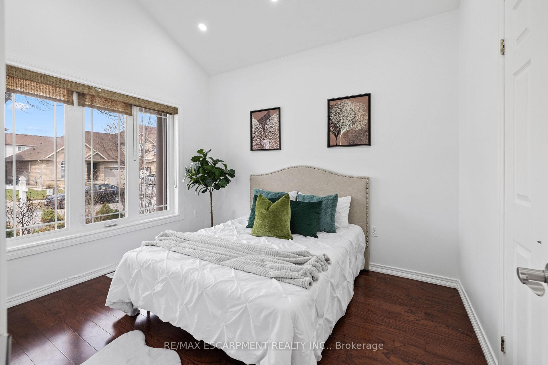 39 McKibbon Avenue photo 7