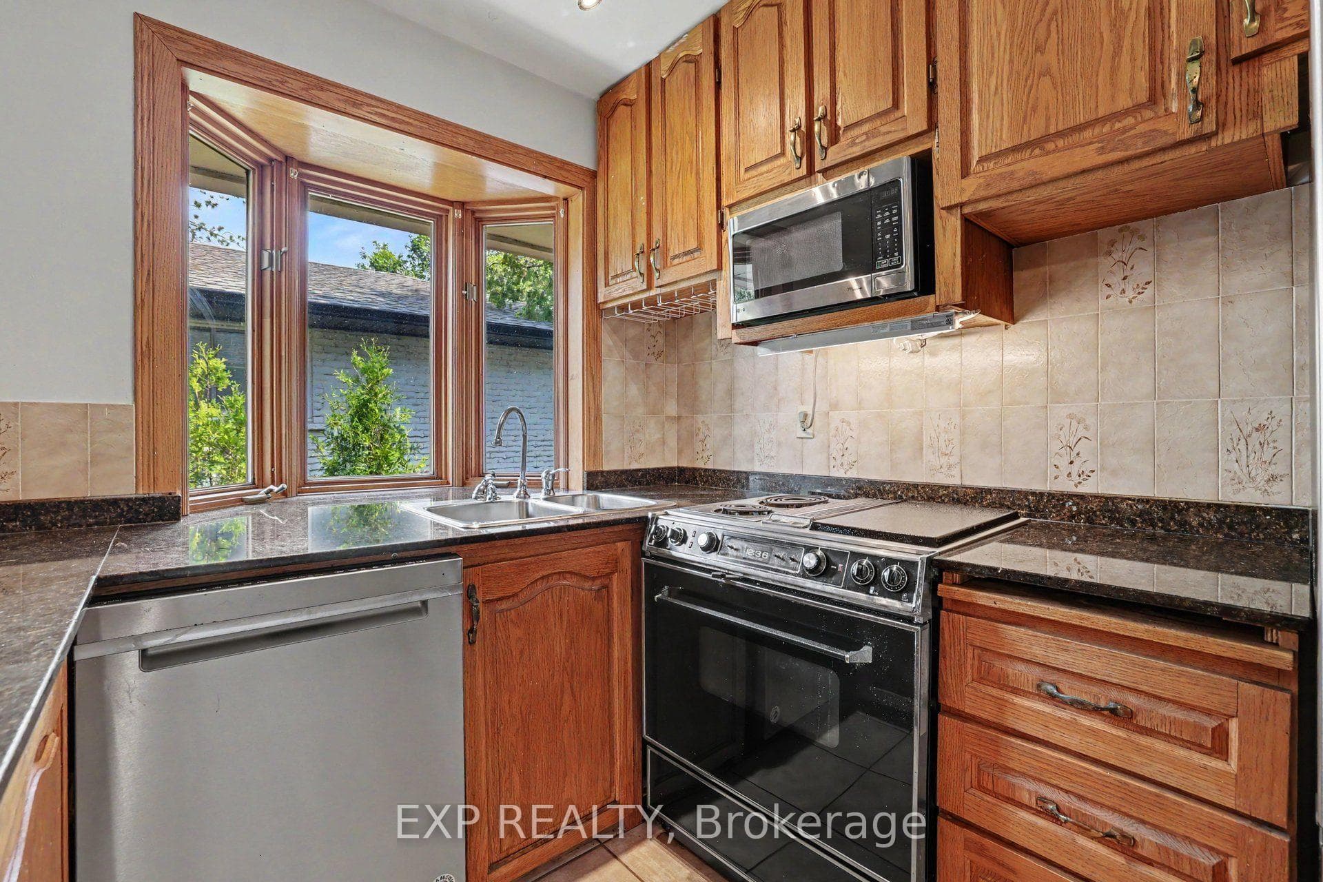 16 Elmsley Crescent photo 13