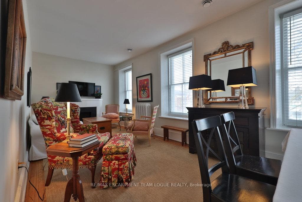 12 SUFFOLK Street Unit B - UPPER photo 18