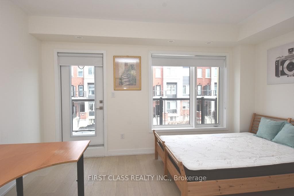 88 William Duncan Road photo 13