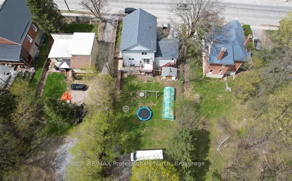 103 St Lawrence Street photo 40
