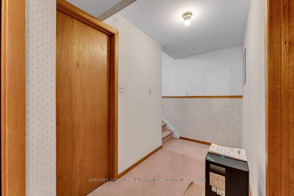 461 Henrietta Street photo 23