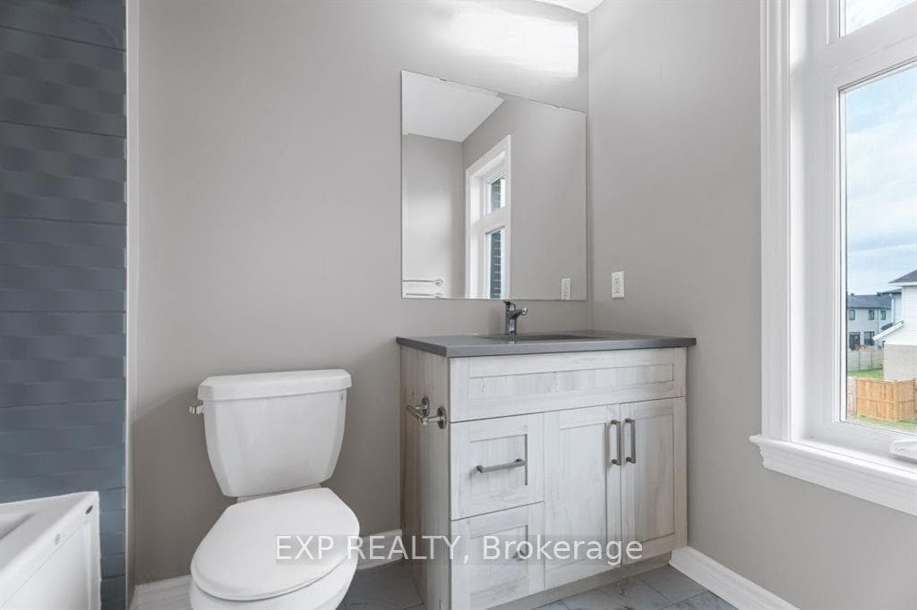 848 SNOWDROP Crescent photo 33