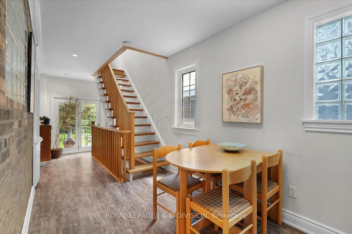43 Allister Avenue photo 11