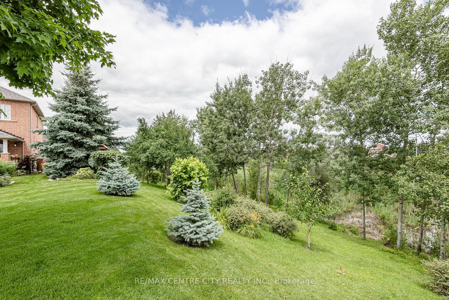 89 Echoridge Drive photo 40