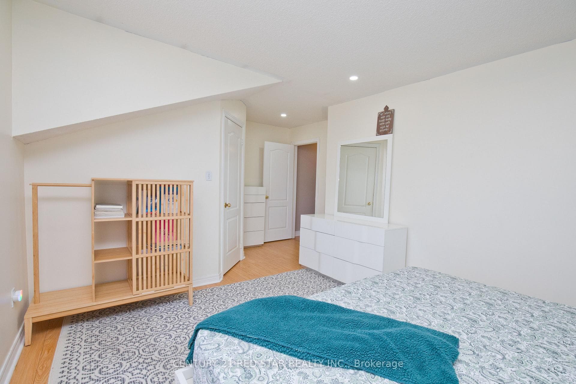 3 Okanagan Drive photo 38