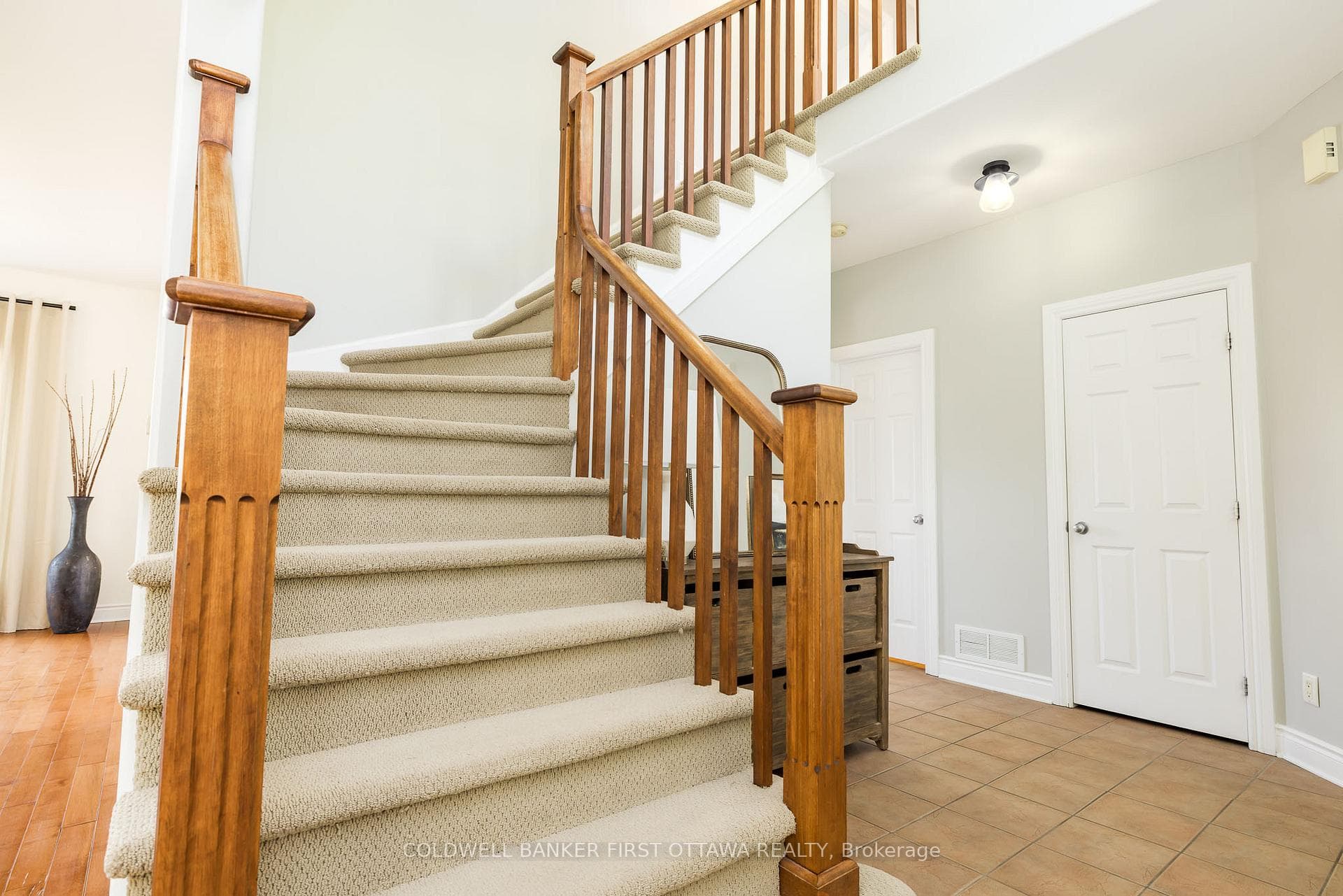 187 GLENNCASTLE Drive photo 24